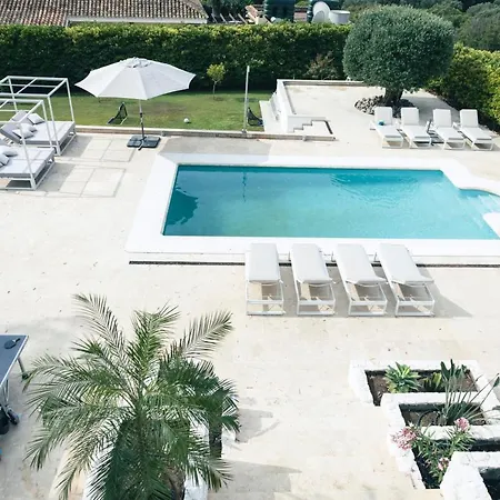 Large 5 Bedroom With Heated Pool + Sea Views Villa *